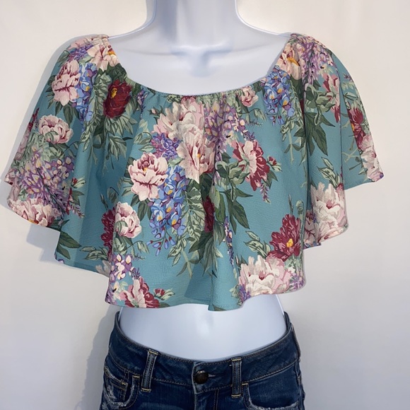 Show Me Your Mumu Heidi ruffle crop top in green with red and pink florals XS - Picture 3 of 13